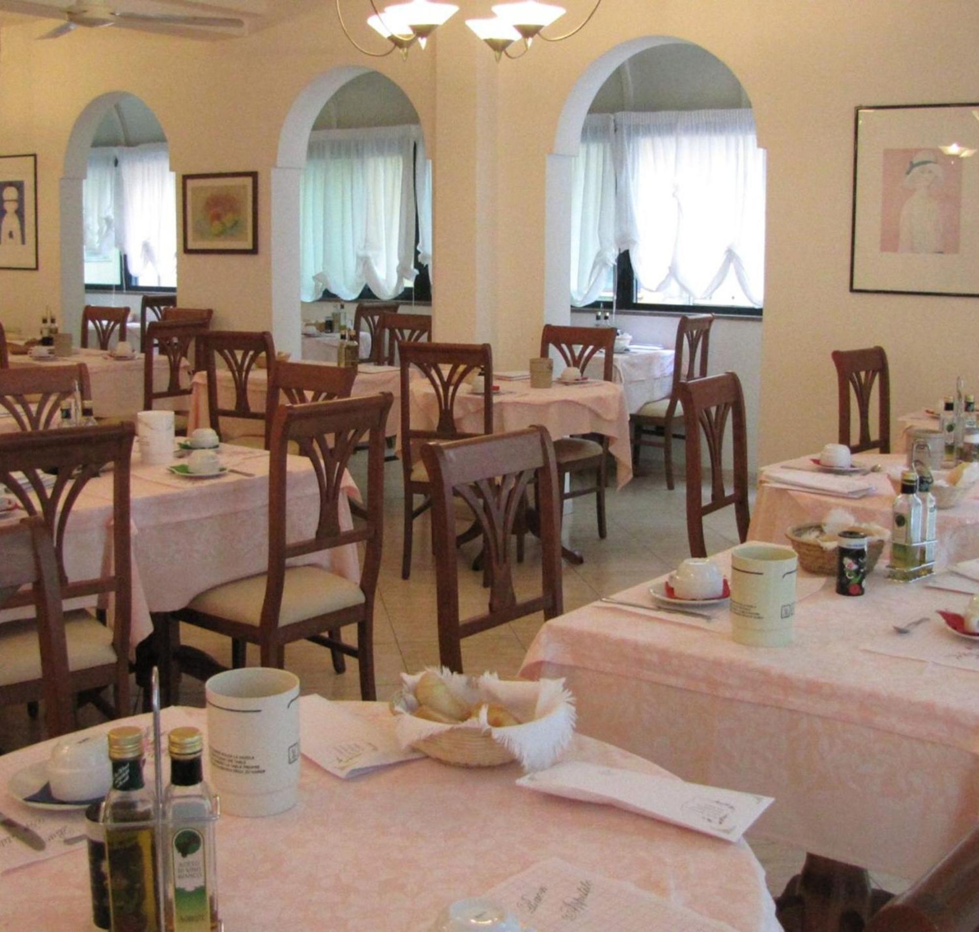 Hotel Caruso Rimini Exteriör bild