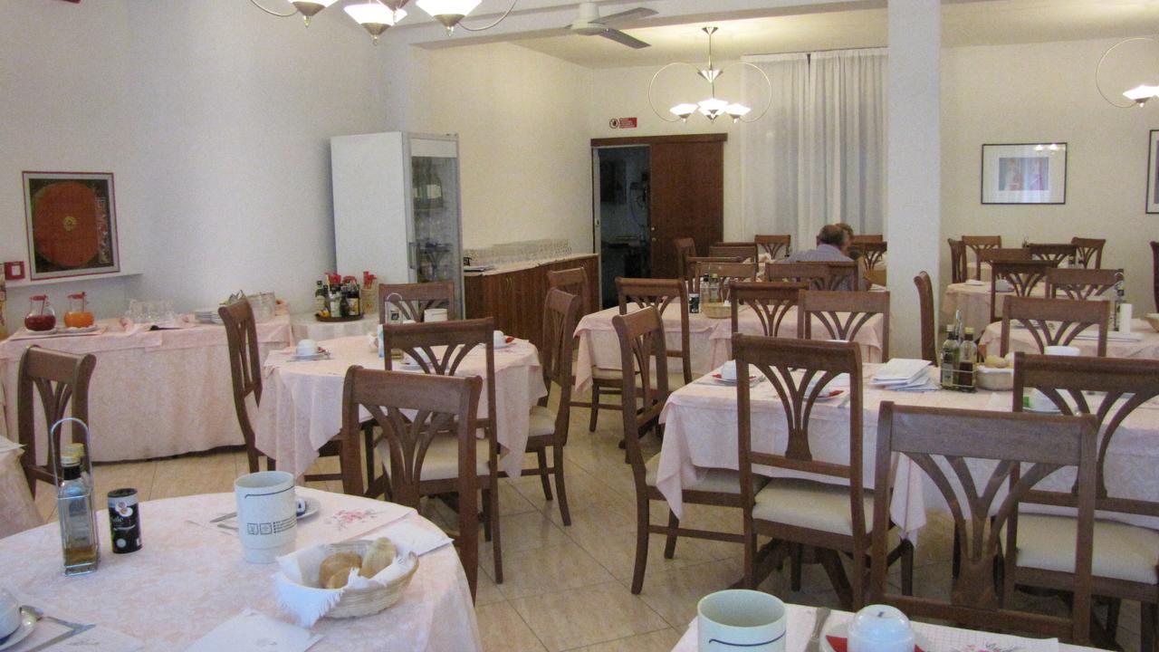 Hotel Caruso Rimini Exteriör bild